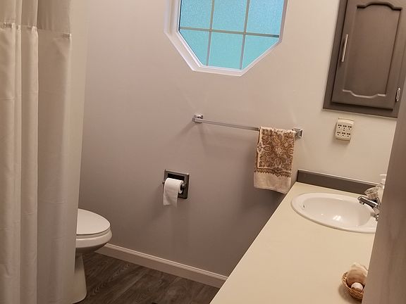 5th image of 2801 NE 195th St APT 1