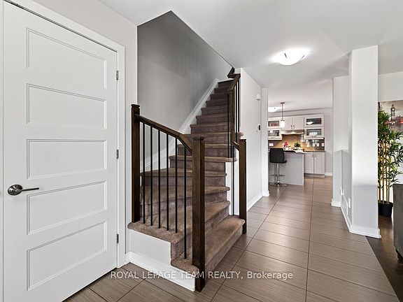 5th image of 419 Provence Ave