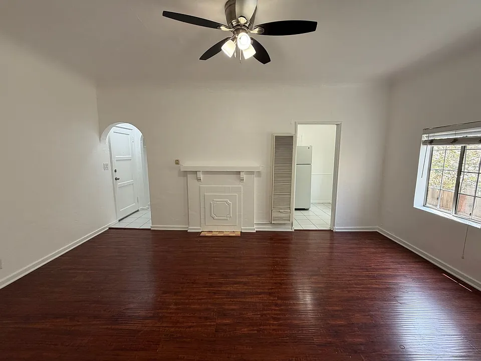 512 N. Alexandria Ave