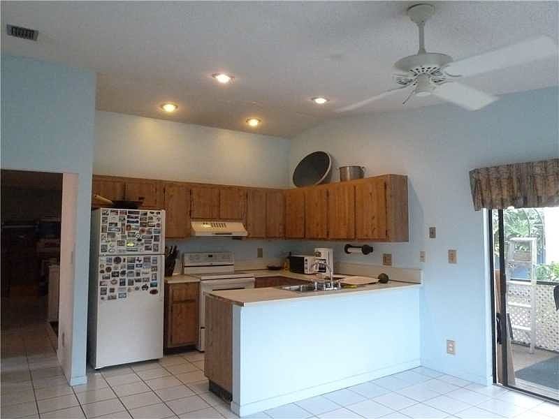 2nd image of 8900 NW 9th Pl