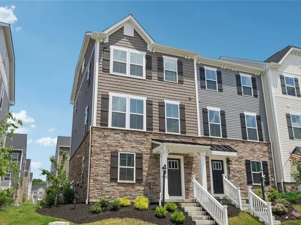 489 Nolan Cir, Cranberry Township, PA 16066