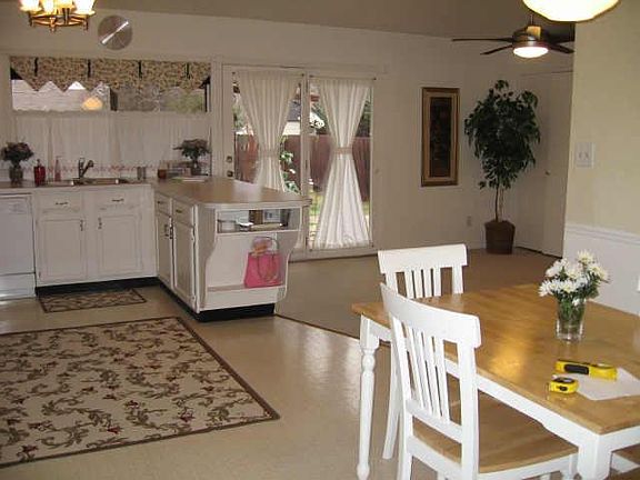 3rd image of 8017 Chesham Dr