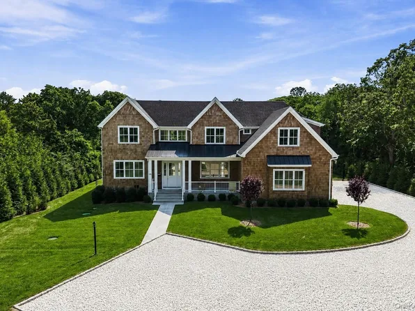 34 Old Main Road, Quogue, NY 11959