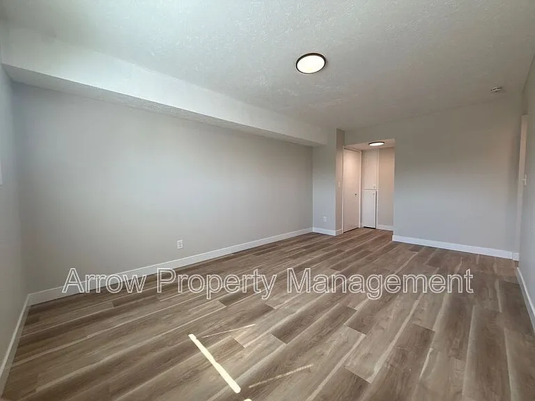 5703 S 23rd St — Photo 11