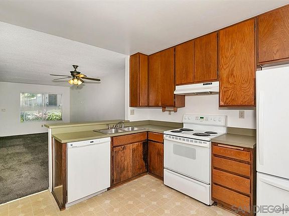 4th image of 6604 Bell Bluff Ave