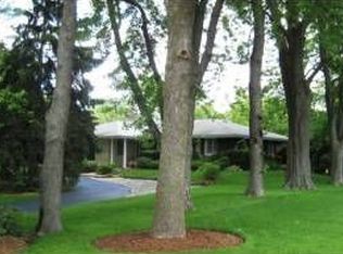 6407 Lane Ct, Willowbrook, IL 60527