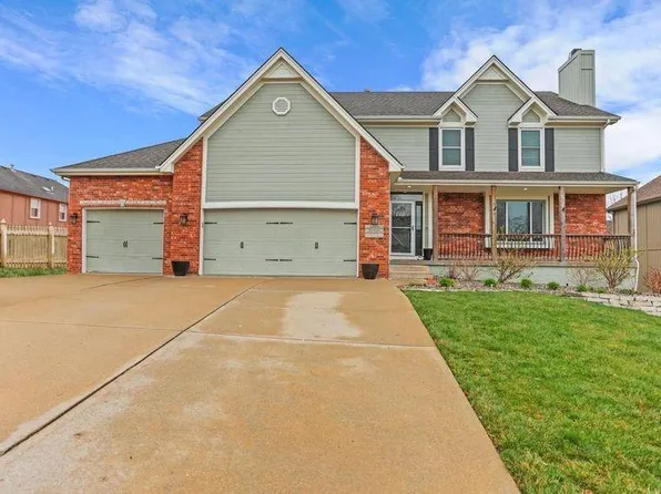 512 SW Silverspur Cir, Lees Summit, MO 64081