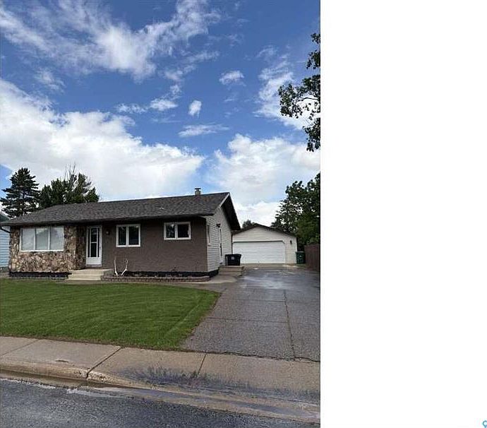 1st image of 405 7th AVENUE W