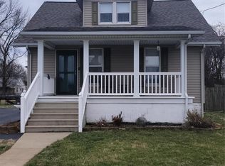 915 Wallace St, Alton, IL 62002