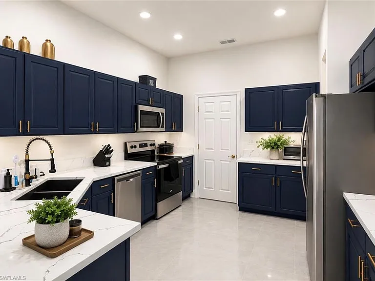 7849 Founders Ln — Photo 3