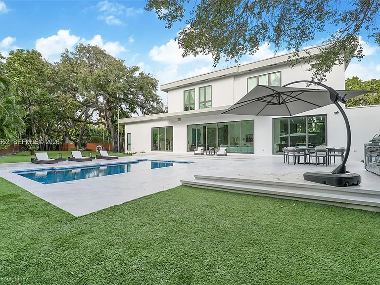 56 Samana Dr — Photo 29