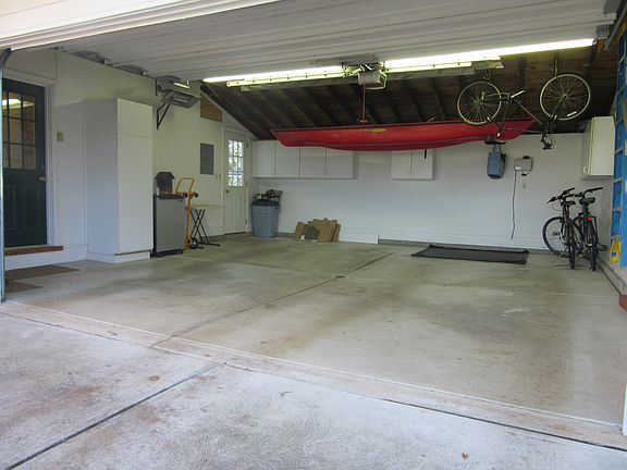 5th image of 149 Orchard Hill Dr