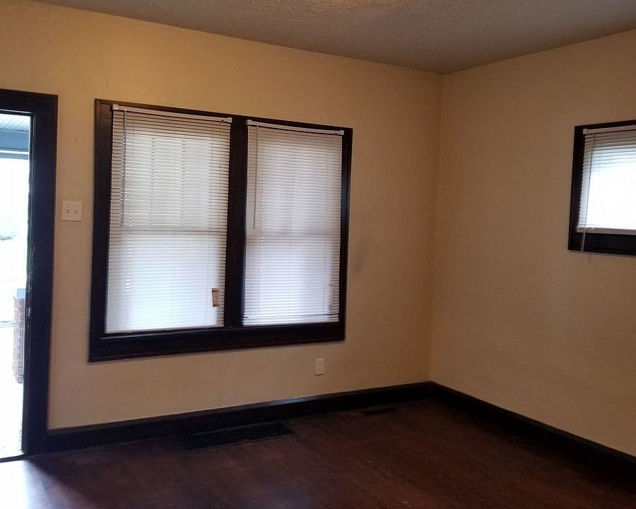 2nd image of 1024 N Rochester Ave