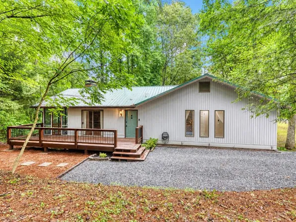 9 Mystic Ct, Ellijay, GA 30540