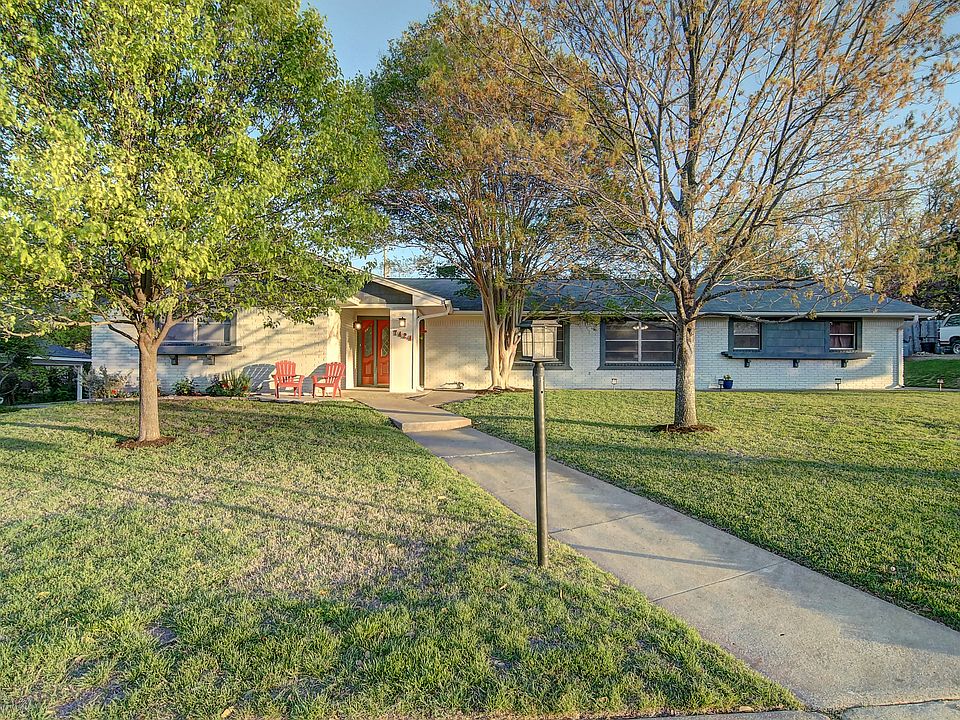 1st image of 7424 Brentwood Cir