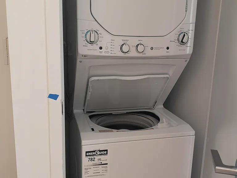 501 Yonge St #2504 — Photo 7