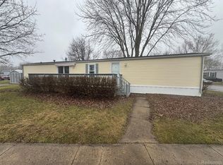 61 Bee Jay Dr, Lansing, MI 48906