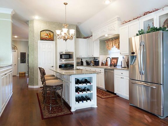 4th image of 4101 Jubilee Dr