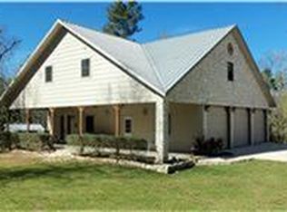 710 Shawnee Dr, Montgomery, TX 77316