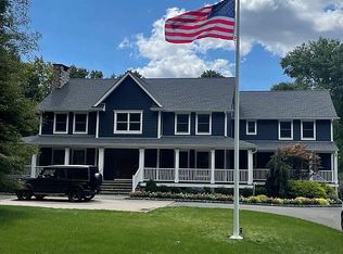 56 Old Stone Church Rd, Upper Saddle River, NJ 07458