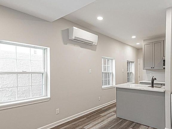 3rd image of 2102 South St APT 1R