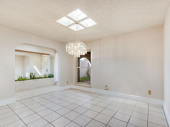 5th image of 524 Moondale Dr