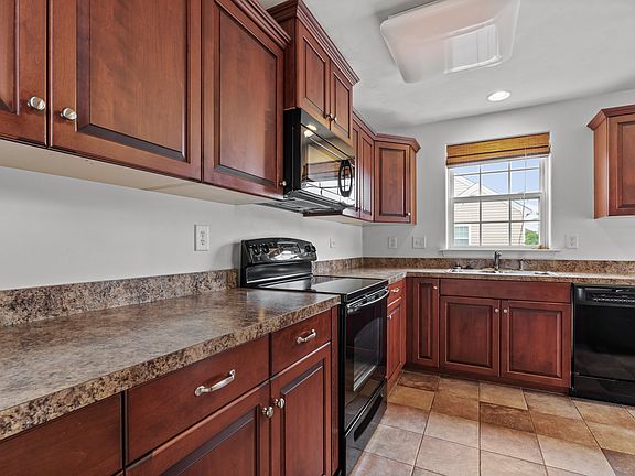 5th image of 8122 Lee Hall Ave #1