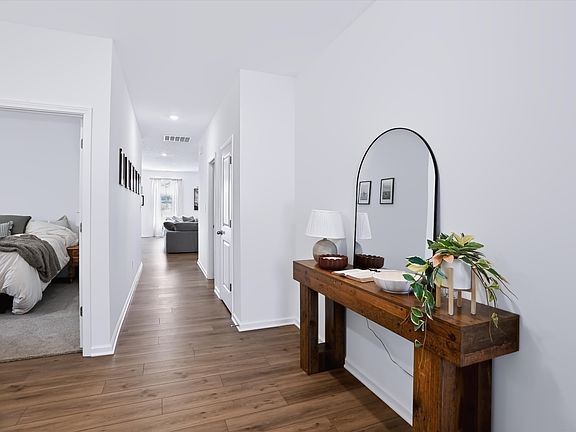 5th image of 550 Alder Way