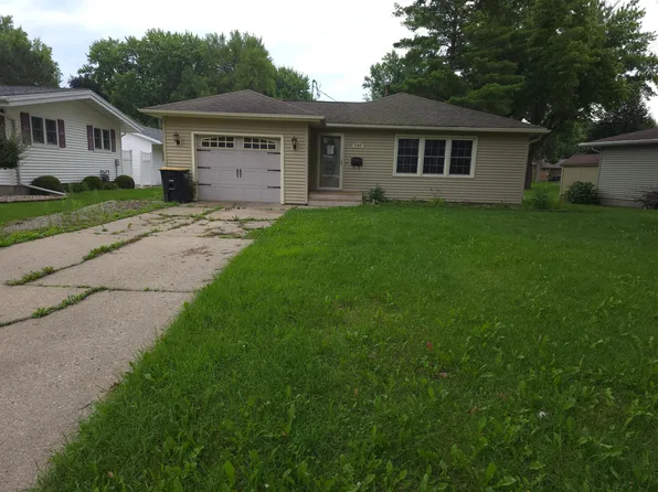 1109 S Moore St, Blue Earth, MN 56013
