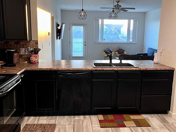 3rd image of 772 Belgian Ln