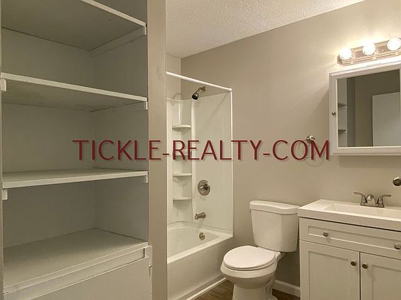 4th image of 1450 Wood Dr #19