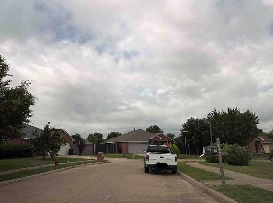 Exterior Neighborhood (street photo)