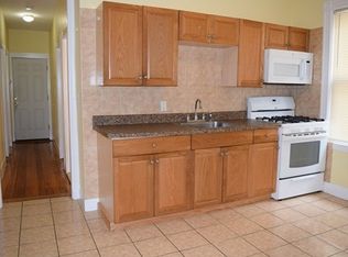 490 Quincy St APT 3, Dorchester, MA 02125