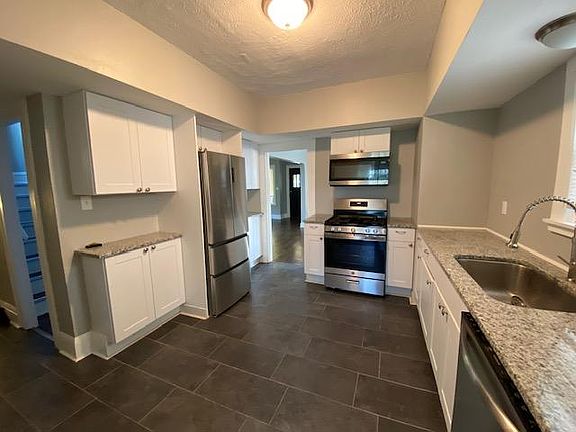 5th image of 3439 Beechwood Ave