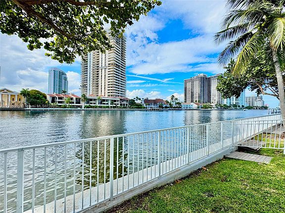 2nd image of 19390 Collins Ave #15555