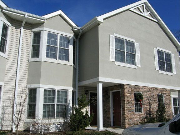 1st image of 94 Pond View Dr