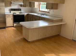 5645 Carlton Dr, High Ridge, MO 63049