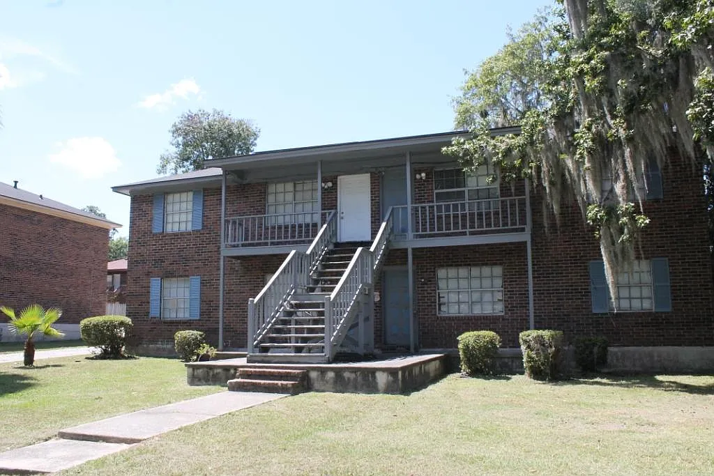2 bed, 850 sqft, $740 — Photo 2
