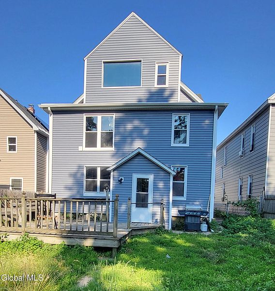 2nd image of 218 Cherry Street
