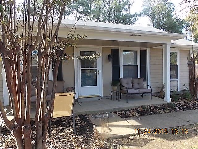 1st image of 921 Hunters Retreat Dr