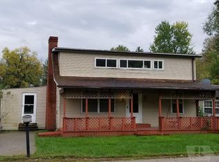 703 Willow Ln, Mystic, IA 52574