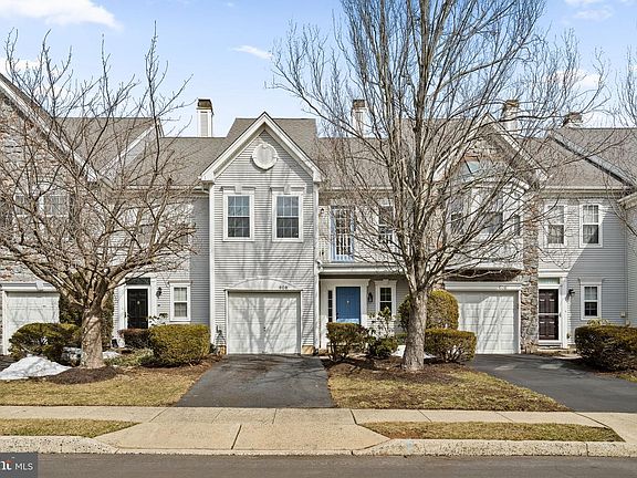 2nd image of 608 Ascot Ct