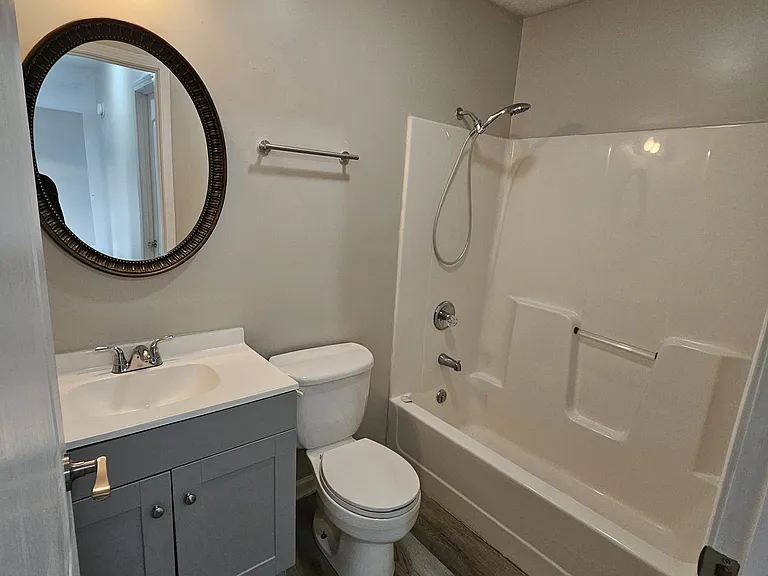 972 Crosby Ln — Photo 8