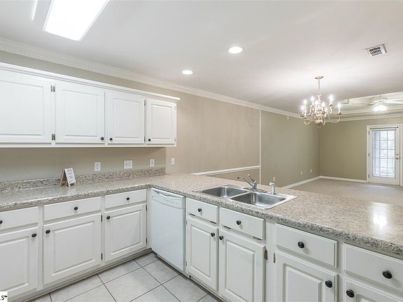 5th image of 140 Dove Haven Dr