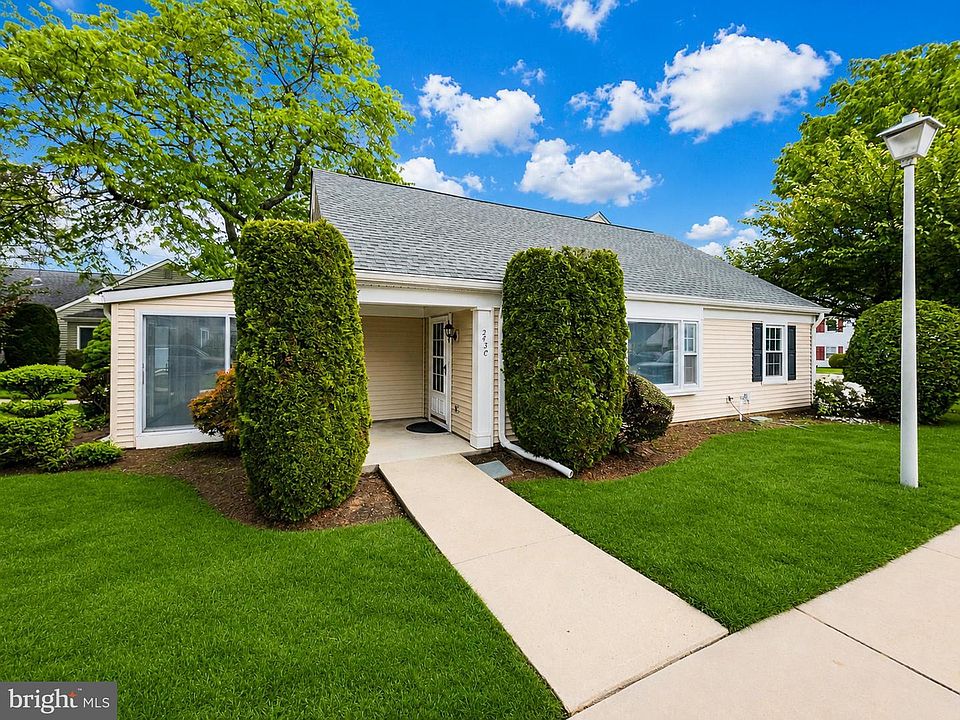 1st image of 243 N Mayflower Way
