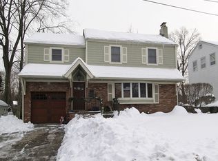 8 Somerset Rd, Tenafly, NJ 07670