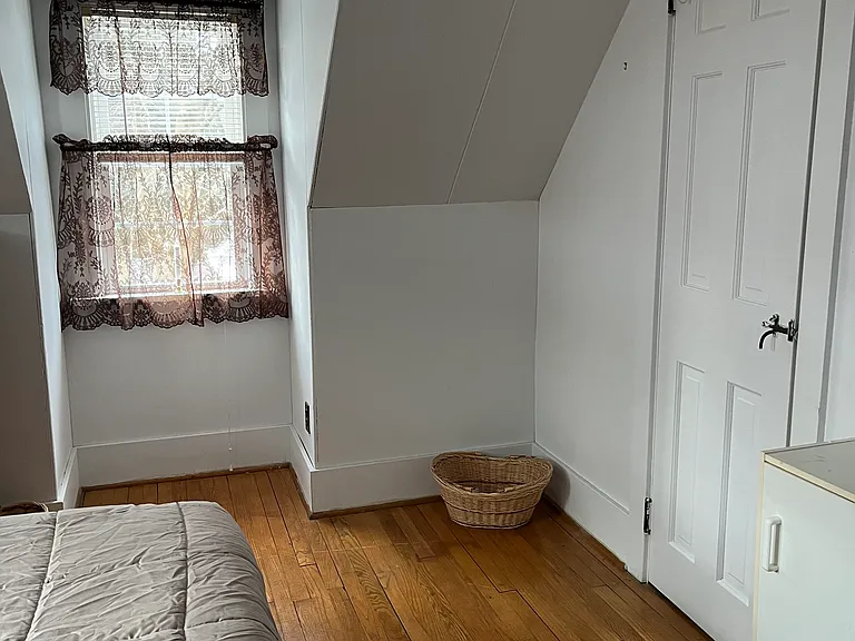 321 Linn St — Photo 27