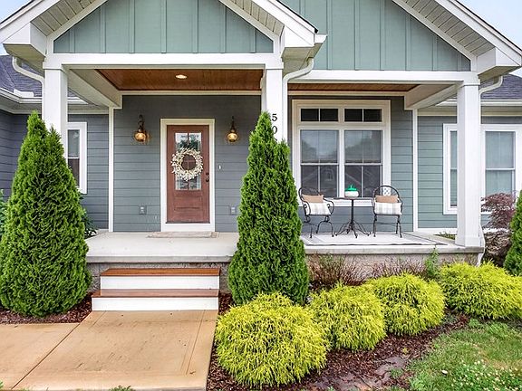 3rd image of 508 Bishop Ln
