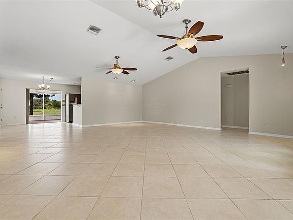 3rd image of 25391 Rupert Rd