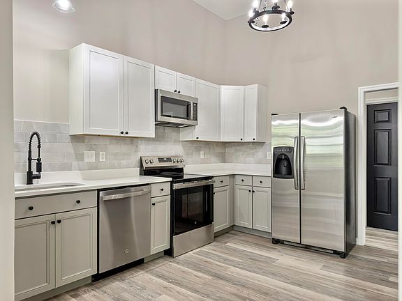 5th image of 8524 Stonebridge Dr